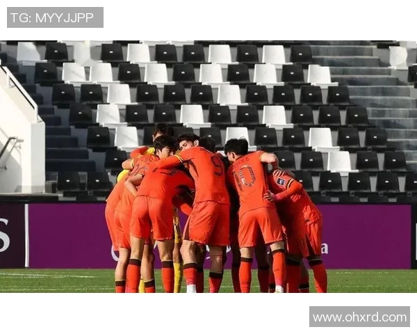 中国与乌兹别克足球对决海报展现激情与荣耀的碰撞